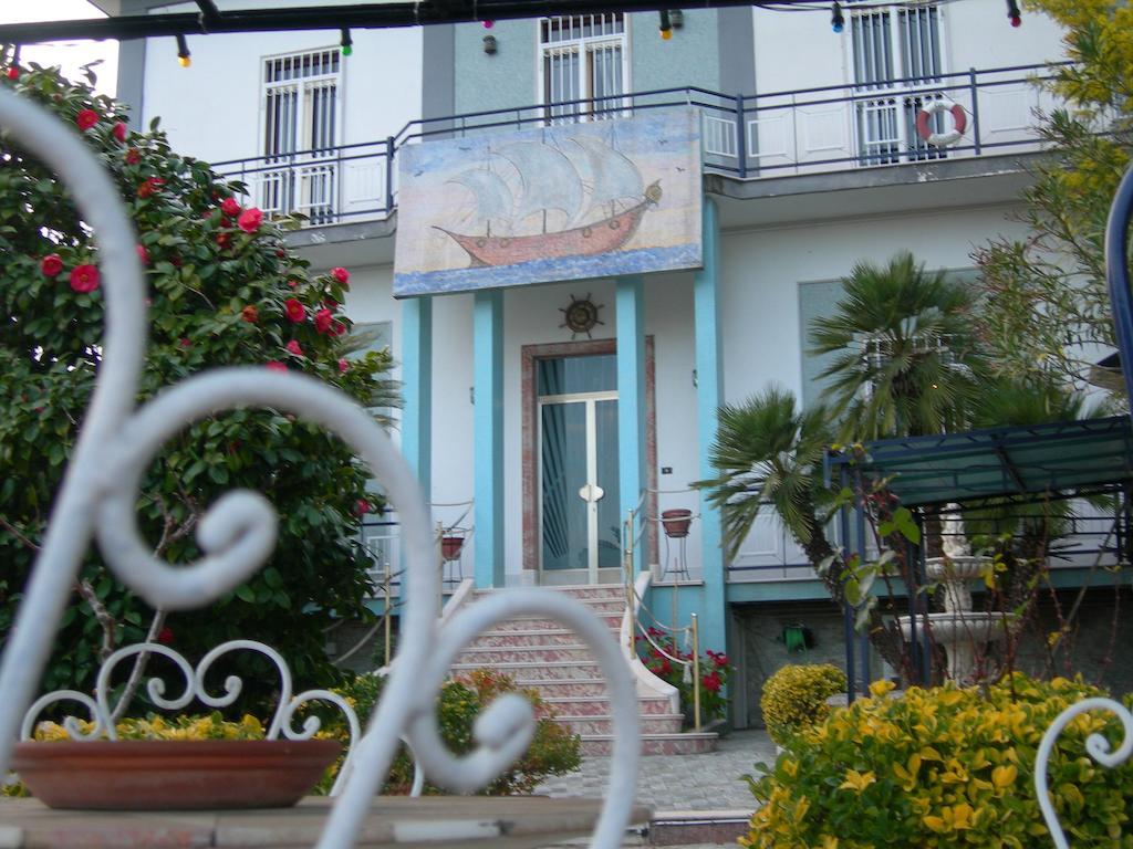 B&B La Nave Napoli Dış mekan fotoğraf
